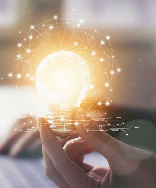 Geschäftsmann mit digitalen Icons – Symbol für Online-Serviceportale